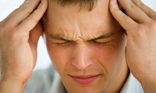 Şiddetli baş ağrısı beyin kanamasına yol açabilir