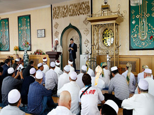 Müslümanlık ve dindarlık cehaletle birlikte yaşamaz