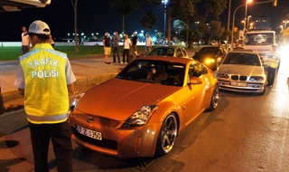 Modifiyeli araçlar polis uygulamasına takıldı