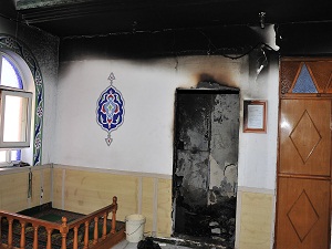 Yanan camii belediye yardımıyla onarılacak