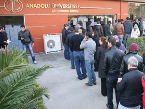 AÖF'de kayıt yenileme telaşı