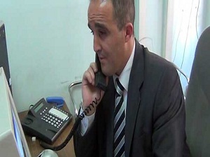 Hafızasında 3 bin telefon numarası saklıyor