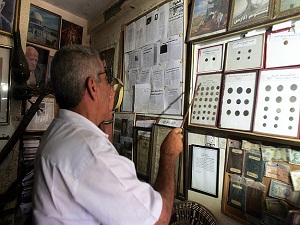 İsrail'den kurtardıklarını müze evinde sergiliyor