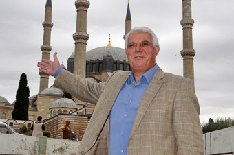 Selimiye Camii’nin gölgesinde tarihi han için kazı çalışması başladı