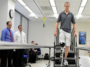 Zihin kontrolüyle çalışan ilk biyonik bacak