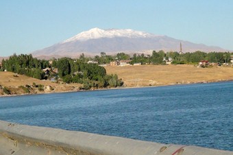 Bitlis’te yüksek kesimlere yılın ilk karı düştü