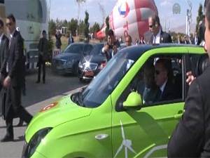 Erdoğan, ilk yerli elektrikli otouyu kullandı