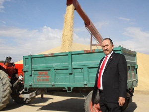 Çiftçilerin ürünleri değerlendiriliyor