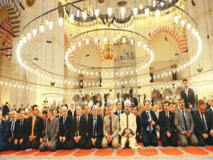 Sahabe gibi, kadınları 'cuma'ya çağıracağız