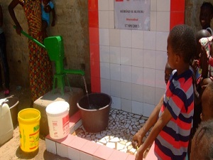 Hürsiad Senegal’de su kuyusu açtı