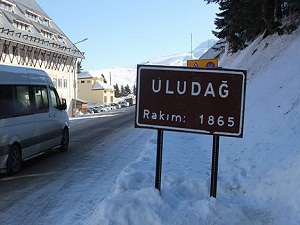 Uludağ'a sezonun ilk karı düştü