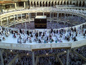 Riskli hastalara doktor eşliğinde tavaf