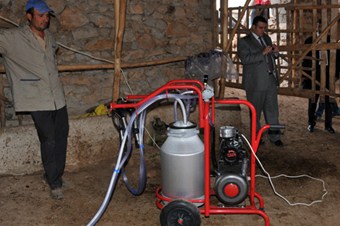 Süt sağım makineleri sahiplerini buldu