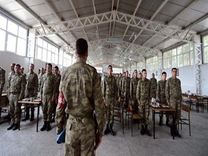 Askerlik süresi düşüyor
