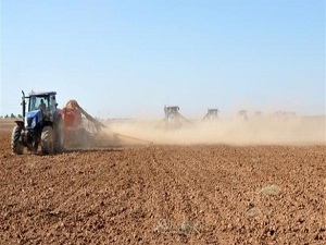 6 traktörün yaptığı işi tek başına yapıyor