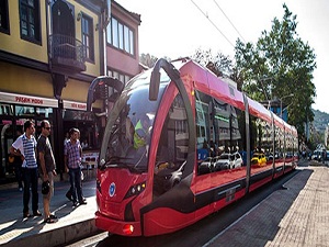 Türkiye'nin ilk yerli tramvayı raylarda