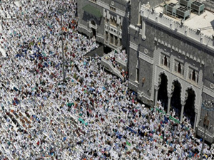 Kabe'deki Cuma namazında savaş ve barış mesajı