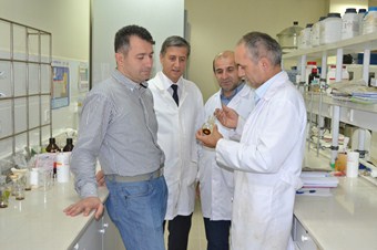 SAÜ’lü hocalar daha ucuz ve etkili antibiyotik keşfetti