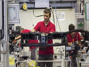 Dünya otomotiv devinin Kocaeli'deki fabrikası açıldı