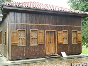 7 asırlık ahşap cami zamana meydan okuyor