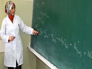 Öğretmenler özgürce ders anlatmaktan memnun