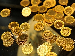 Dolar düşüyor, altın yükseliyor