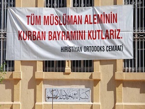 Hristiyanlardan pankartlı bayram kutlaması