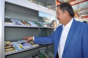 Sait Faik ve Tolstoy tramvay duraklarında yolcu bekleyecek!