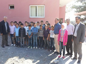 Suriyeli öğrencilere kırtasiye yardımı yapıldı