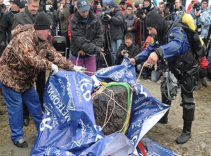 Gölden dev meteor parçası çıkarıldı