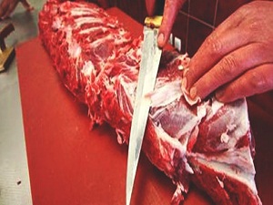 Dört günde 1 ton sucuk yaptı