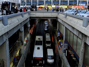 Gidiş katı iptal oldu, trafik boğuldu