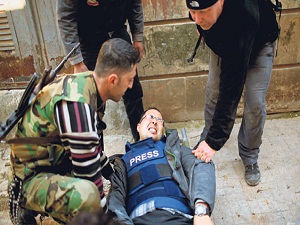 Suriye'de 'insanlık' iki ateş arasında