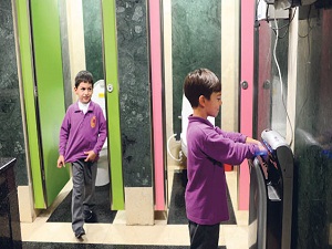 Okul tuvaleti ‘akıllandı’ öğrencilerin ders başarısı arttı