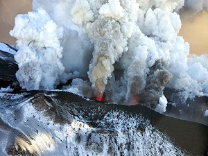 Jupanovski volkanı 50 yıl aradan sonra uyandı