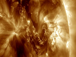 Güneş'te devasa patlamalar