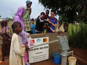 Kimse Yokmu Derneği Kamerun'da 16 su kuyusu açtı