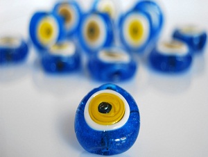 Diyanet: Nazar boncuğu caiz değil, Felak ve Nas okuyun