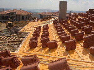 Isınmak için harcanan enerji çatılardan uçup gidiyor