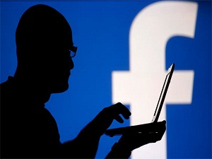 'Facebook mesajlarınız izleniyor'