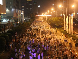 Hicri yeni yılın ilk gecesi Endonezya’da coşkuyla kutlandı