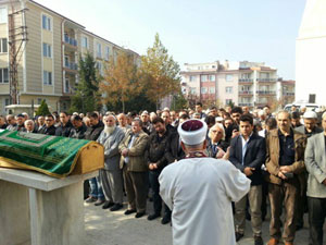 Raif Esenkal vefat etti