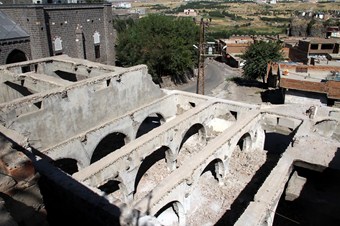 Fabrikaya dönüştürülen cami aslına dönebilecek