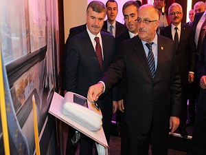 Belediye otobüsünde kredi kartı bir Konya’da bir de Londra’da geçiyor