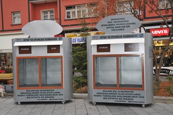 Kitap ve oyuncak kumbarasına büyük ilgi gösteriliyor