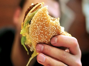 Fast Food'a 'Hayır' diyerek tarhana çorbası dağıttılar