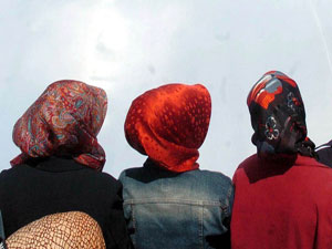 Diyanet: Örtünmek Hacda başlamaz, ergenlik çağında başlar