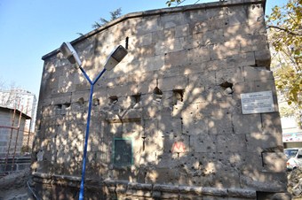Babük Bey ile Emir Şahap yapıları restore edilecek