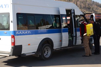 Toplu taşıma araçları dezenfekte ediliyor