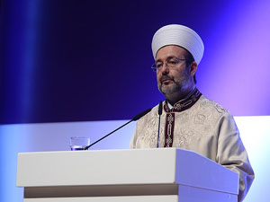 Din sadece mabedin içinde yaşanmaz